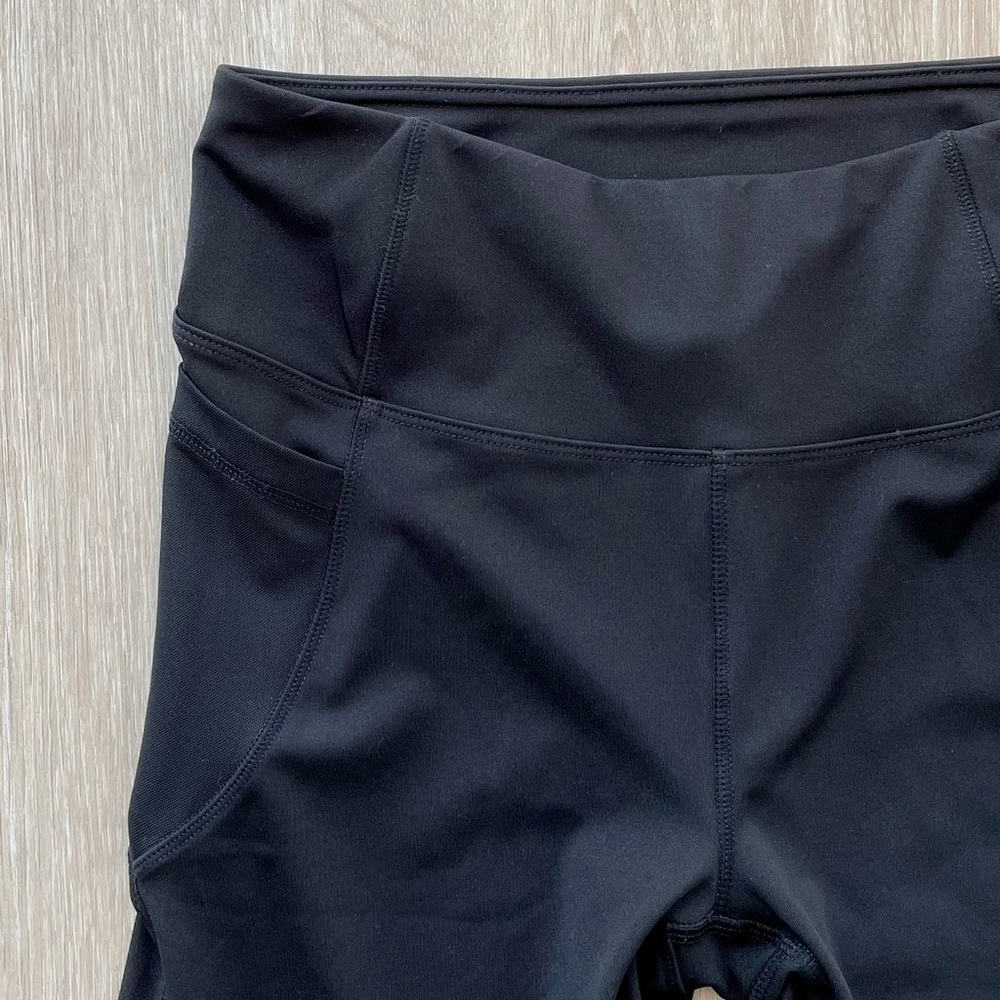Ebb & Flow High Rise Mesh Pocket Bike Shorts - Picture 2 of 4
